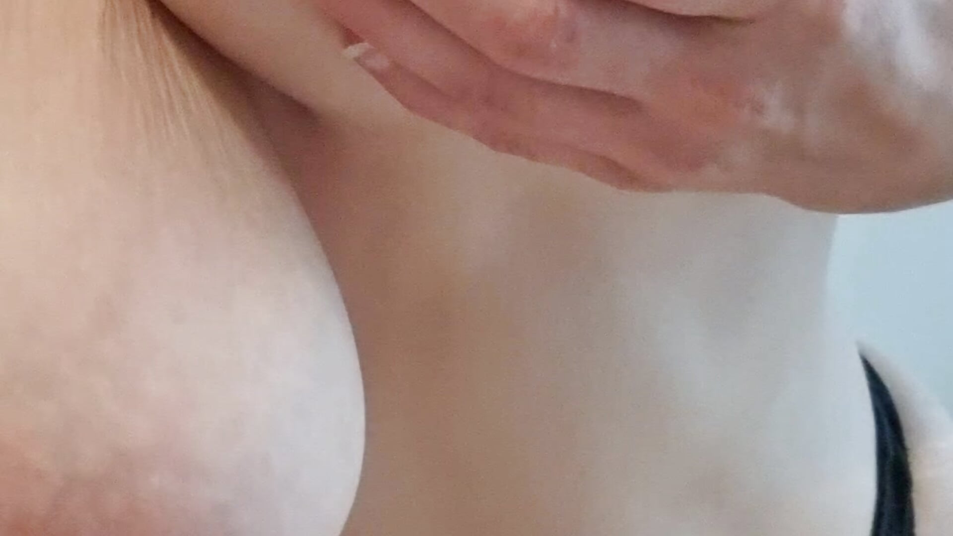 Je lèche mes seins.. - video by Smilefun cam model