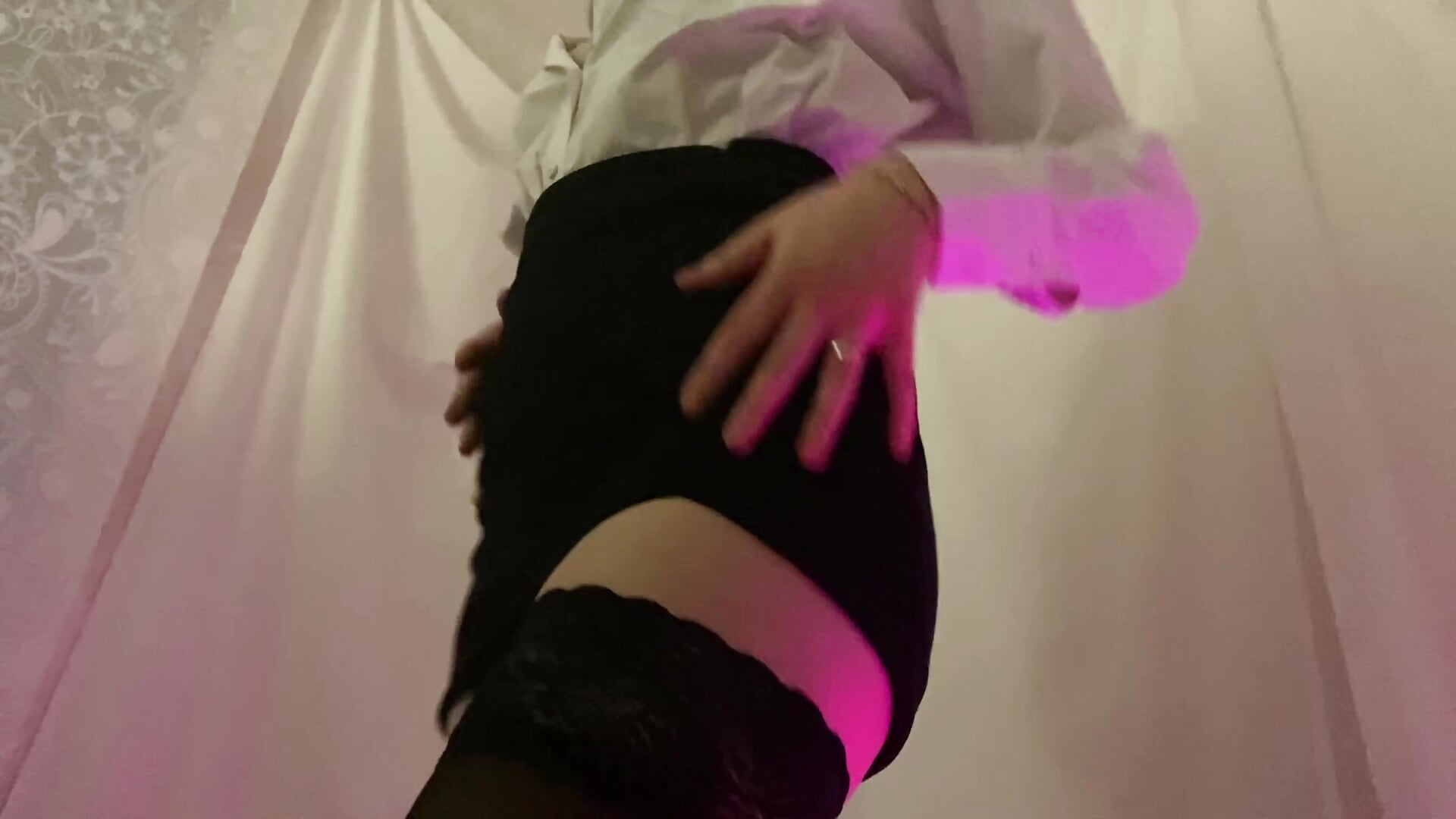 Flirting with my loved ones - video by CwenHetherington cam model