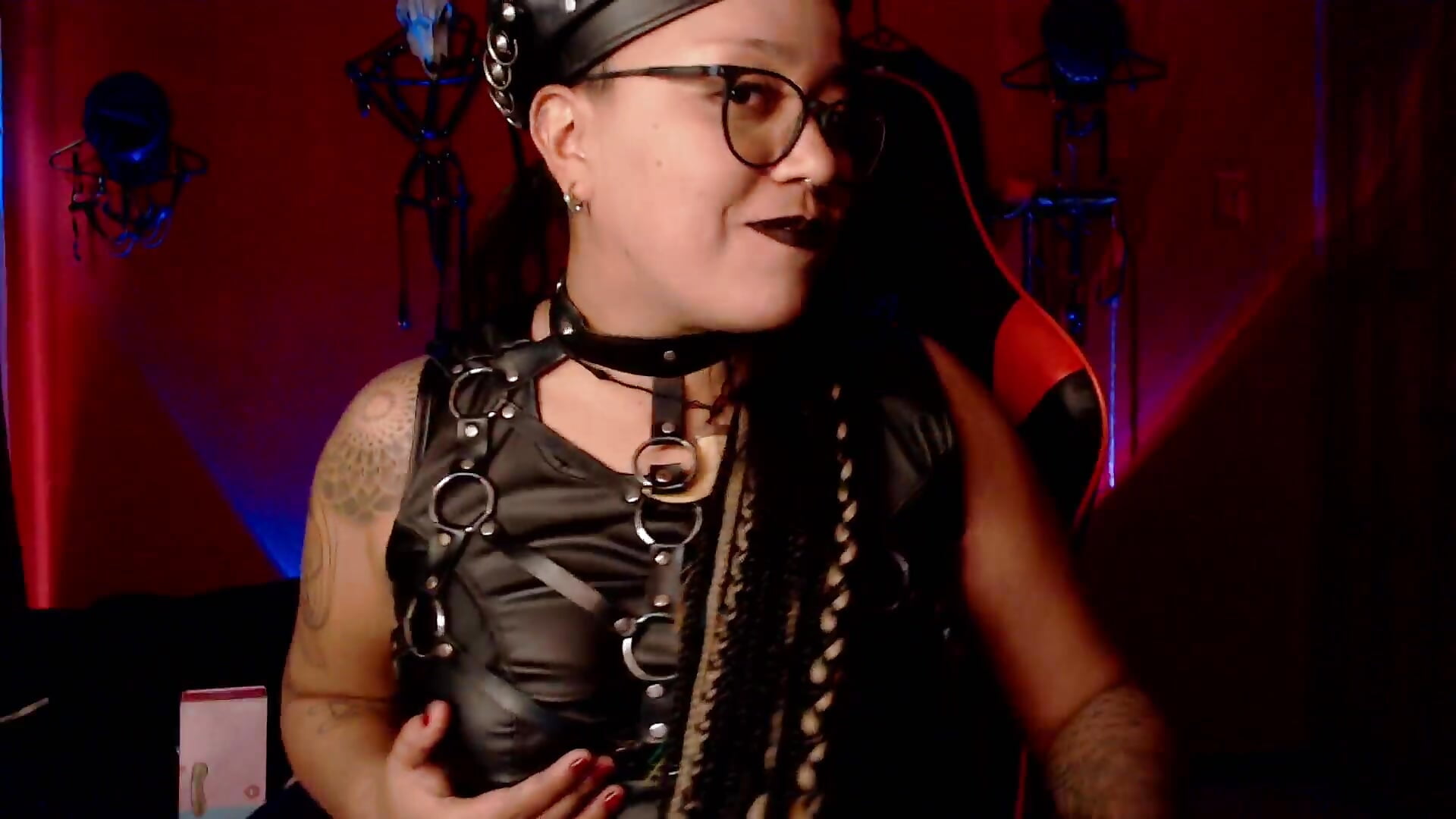 piercing - video by LilithSharon cam model