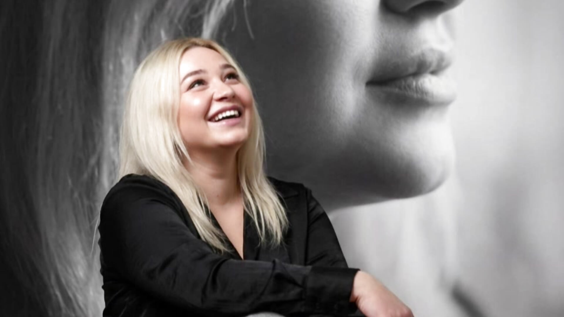 Hello - video od modelky/modela ManishaKat