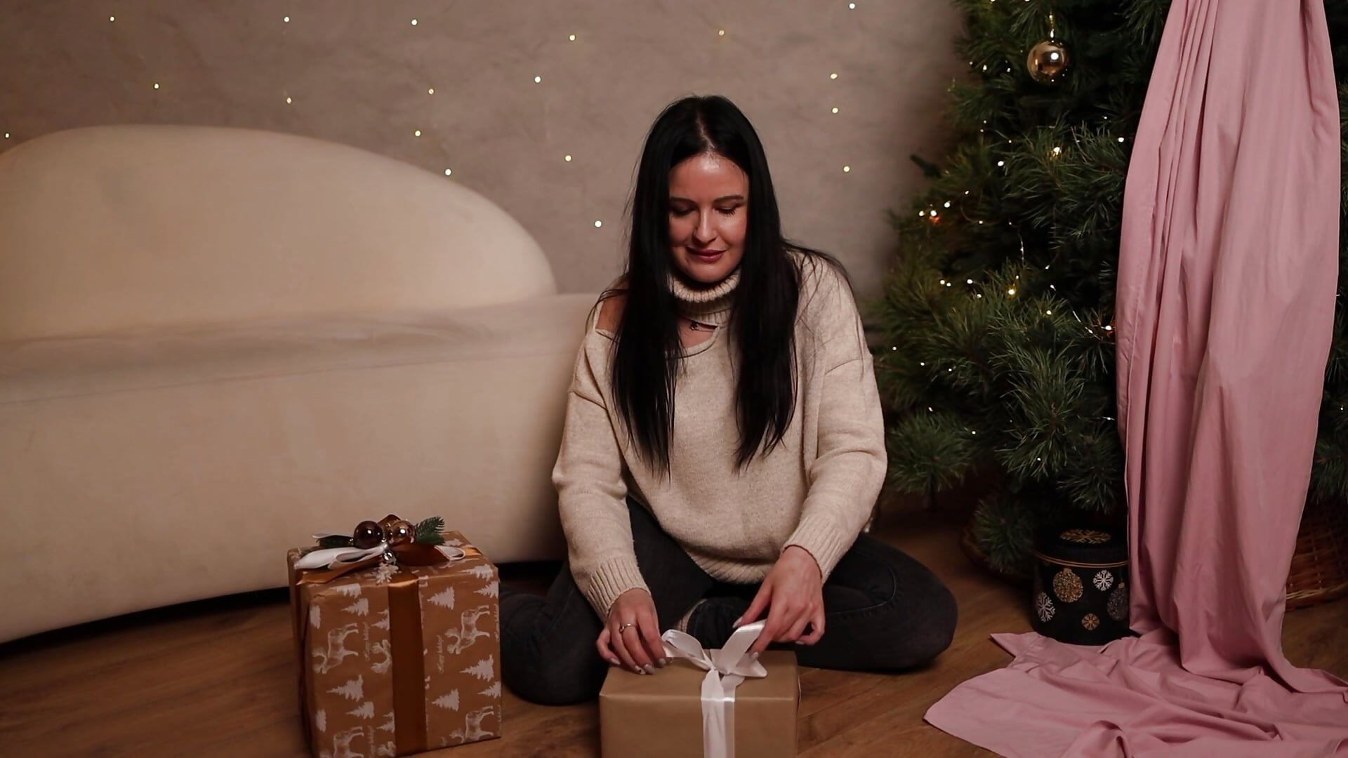 New Year's secret - video by TayaBoret cam model