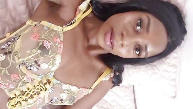 hi♥ - video by laisladecristal cam model