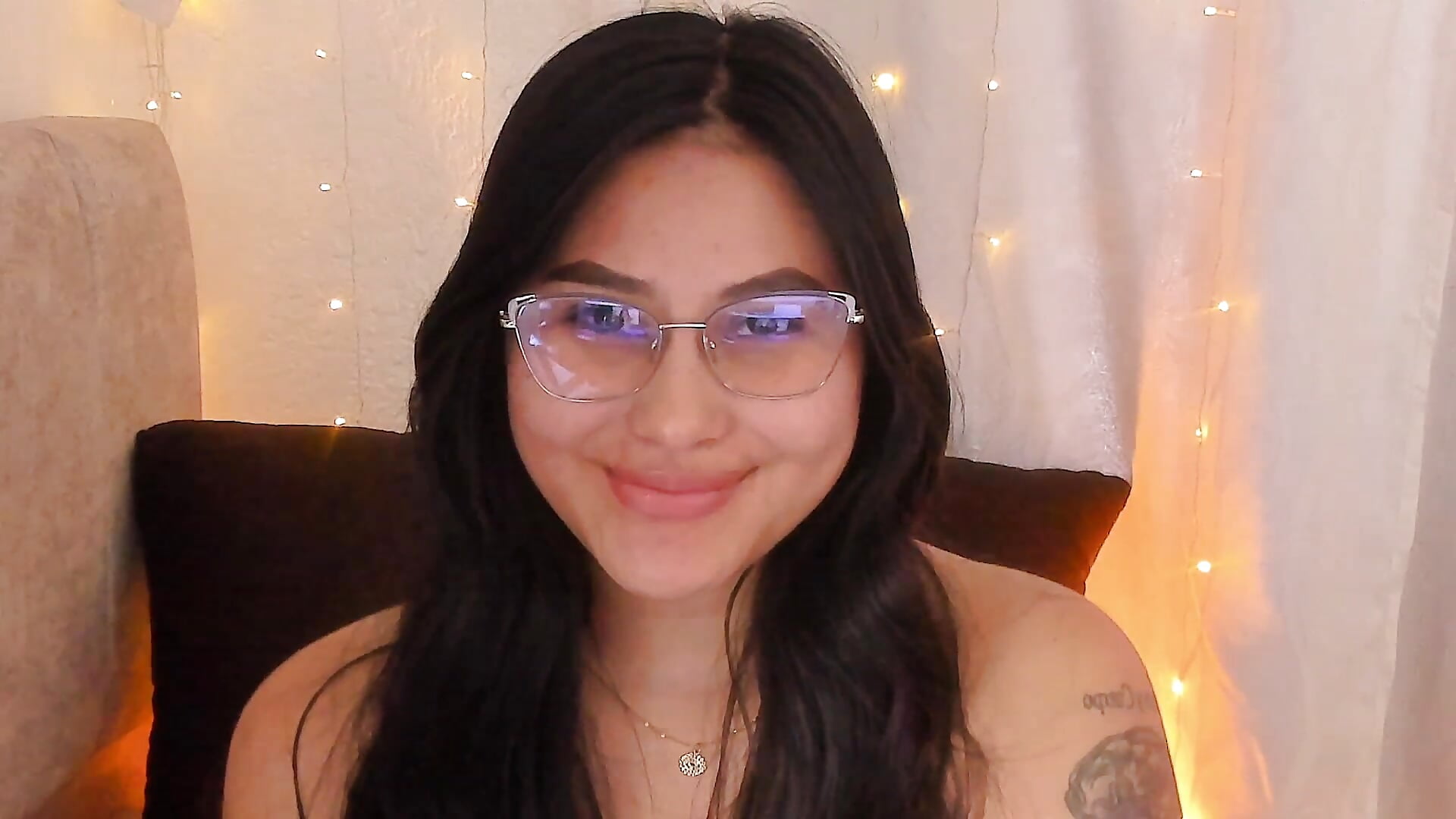 smoke ❤ - video by Little_Ivy cam model