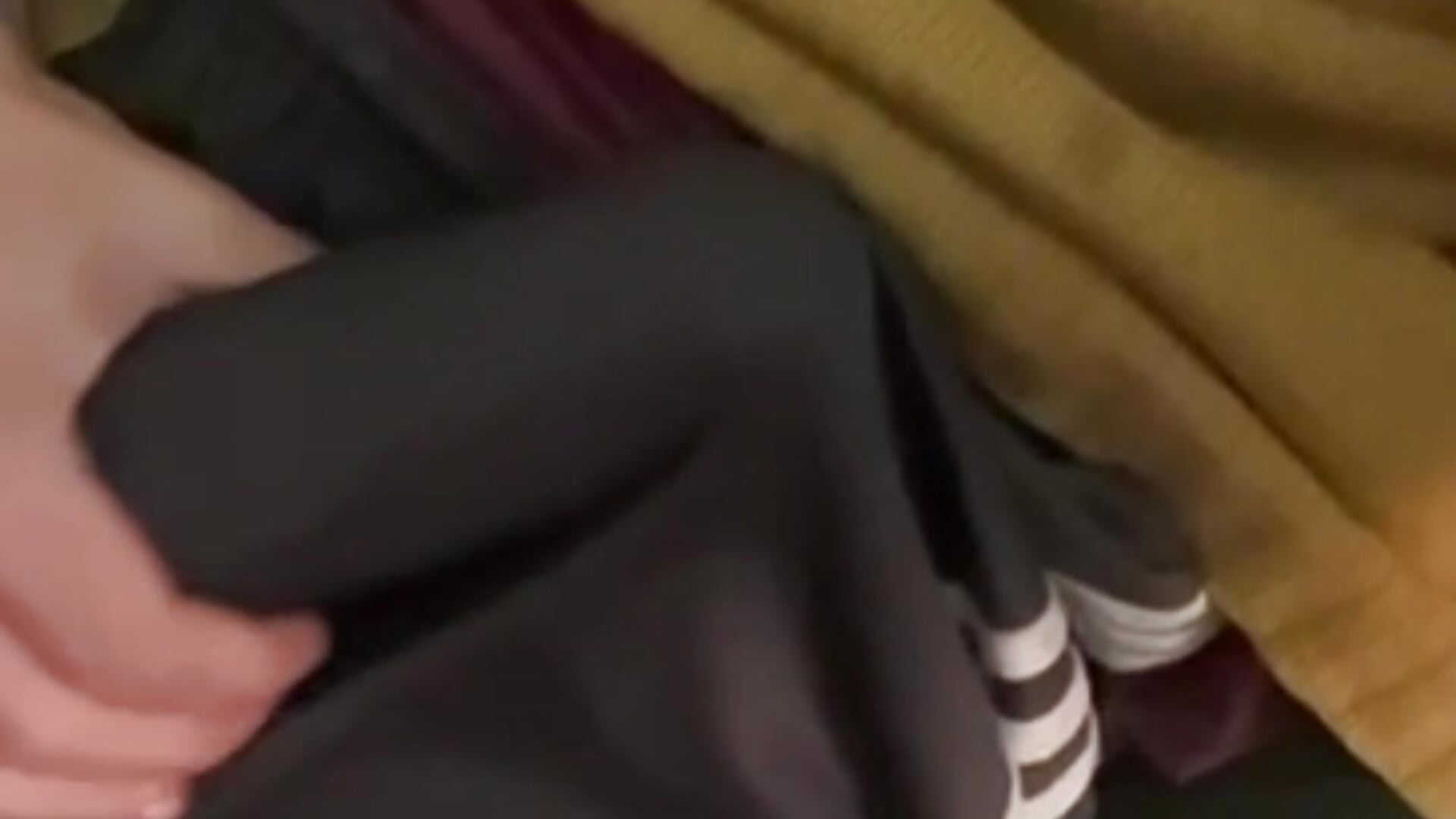 Jugando con ropa – видео вебкам-модели cumhotarg