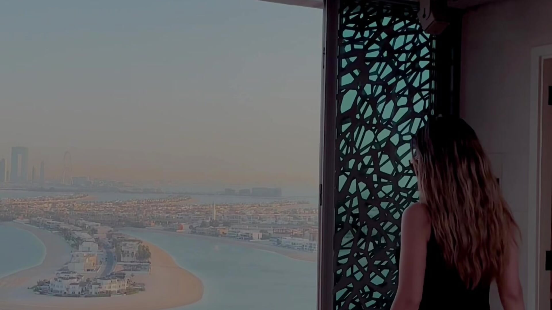 Breathtaking view ! 🤍 - فيديو من YasmineShaw موديل الكام