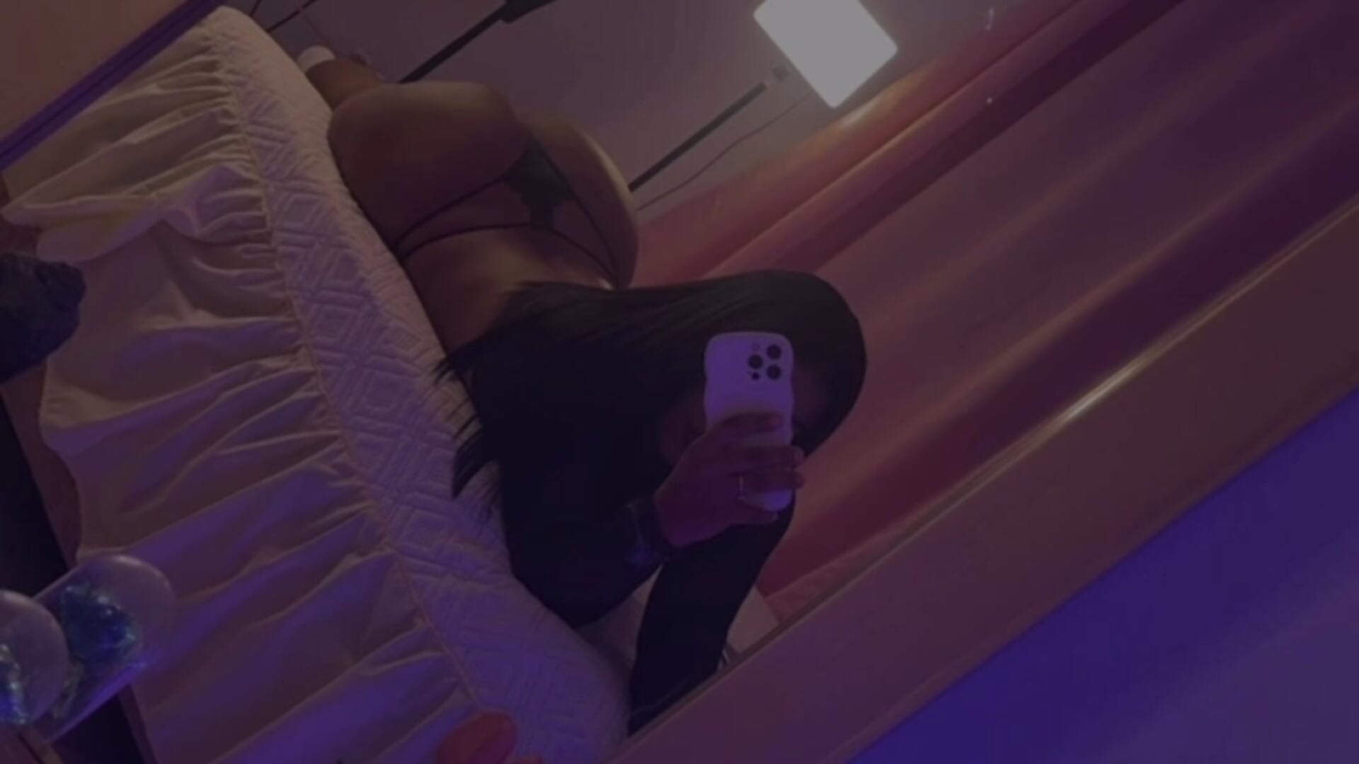 🫦－カメラキャストのLaurinMonroeの動画