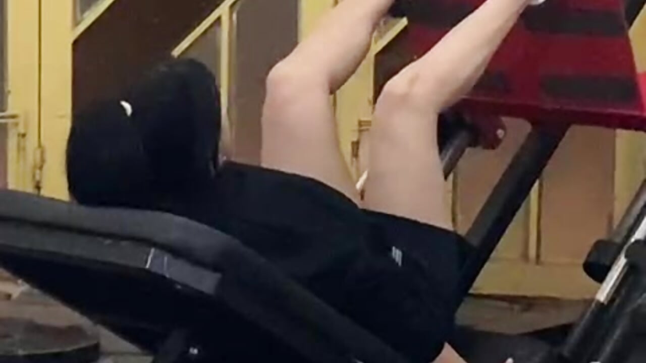 Entrenando 💪🏻 - วิดีโอโดย emiliaharper408 โมเดลแคม