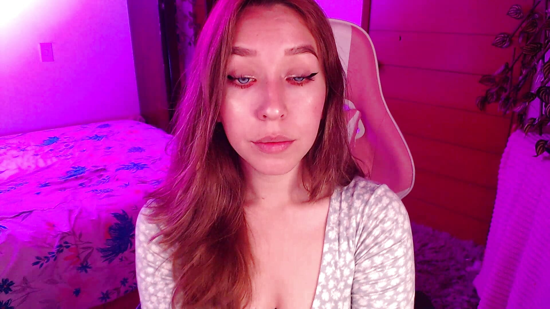 oops😍 - video by Dahlia__espresso cam model