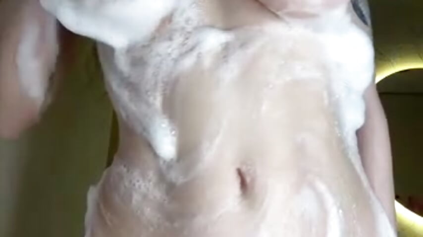 shower 🤭 — filmik Luv_Doll, modela(-lki) na kamerkach