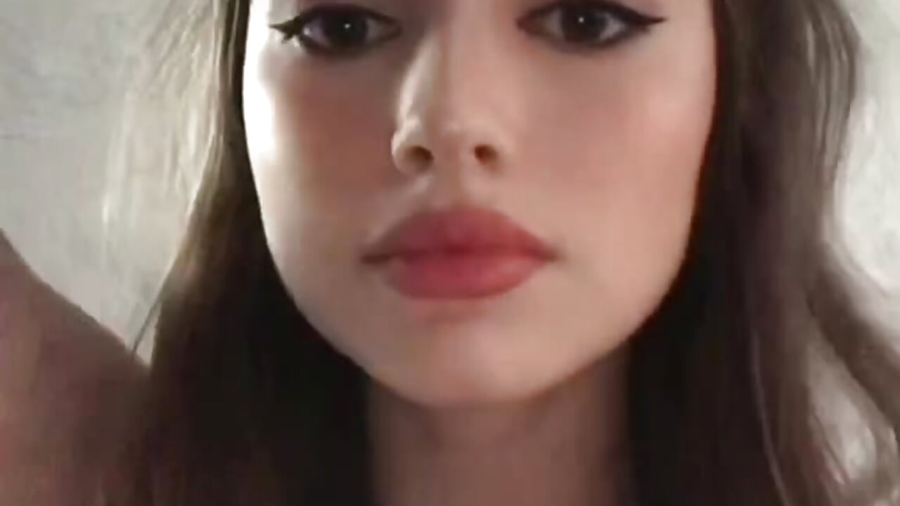 welcome in my room:3 - video by hecola cam model