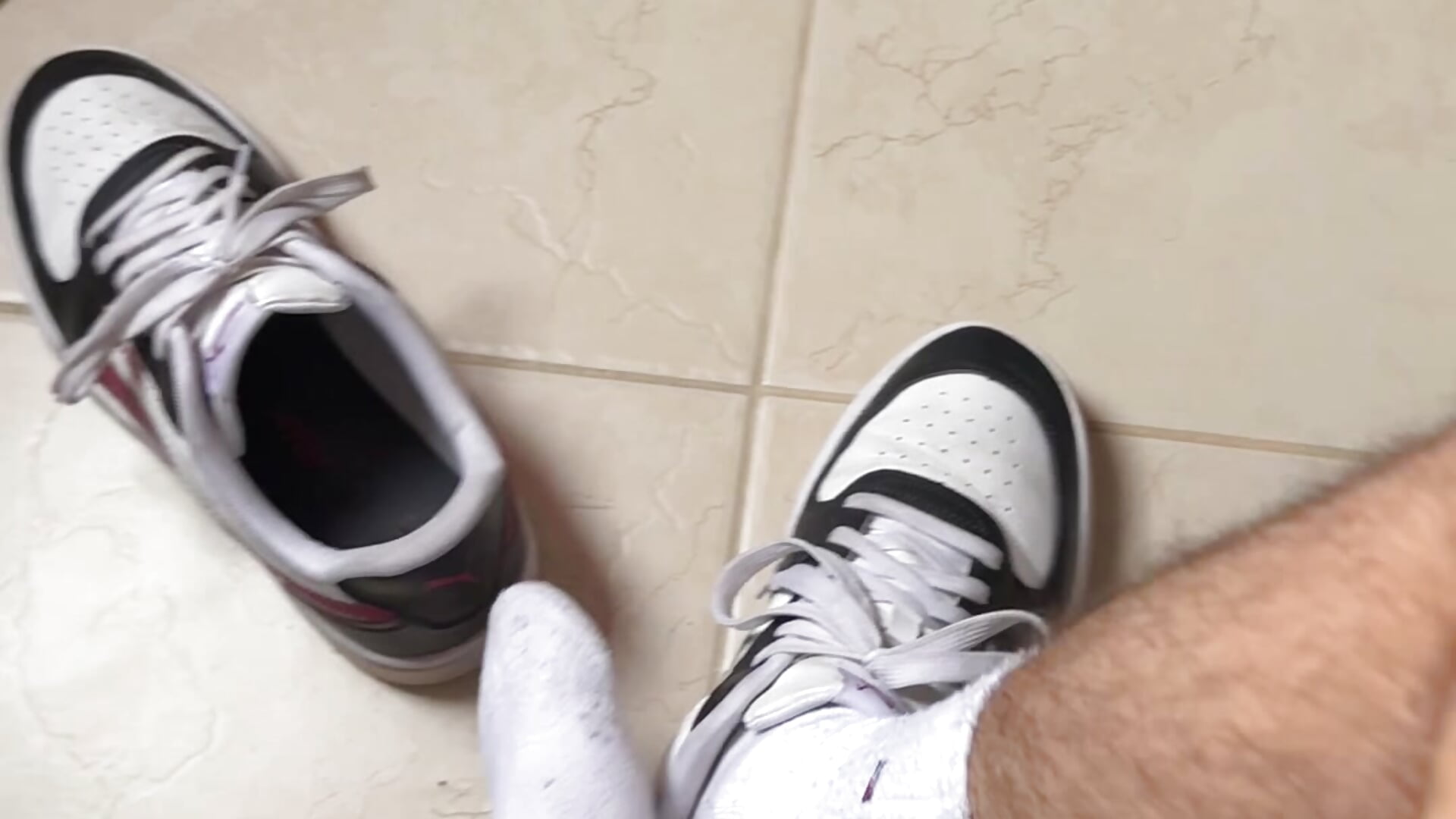 It's time for you to get on your knees 😈－カメラキャストのSaturno_vの動画