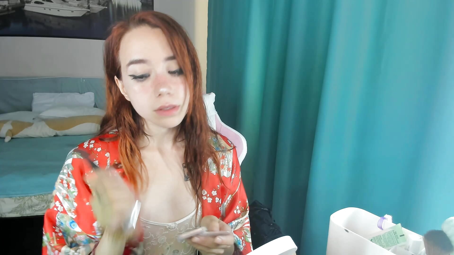 Some make up on my pretty face - βίντεο μοντέλου Ramona_Johnson