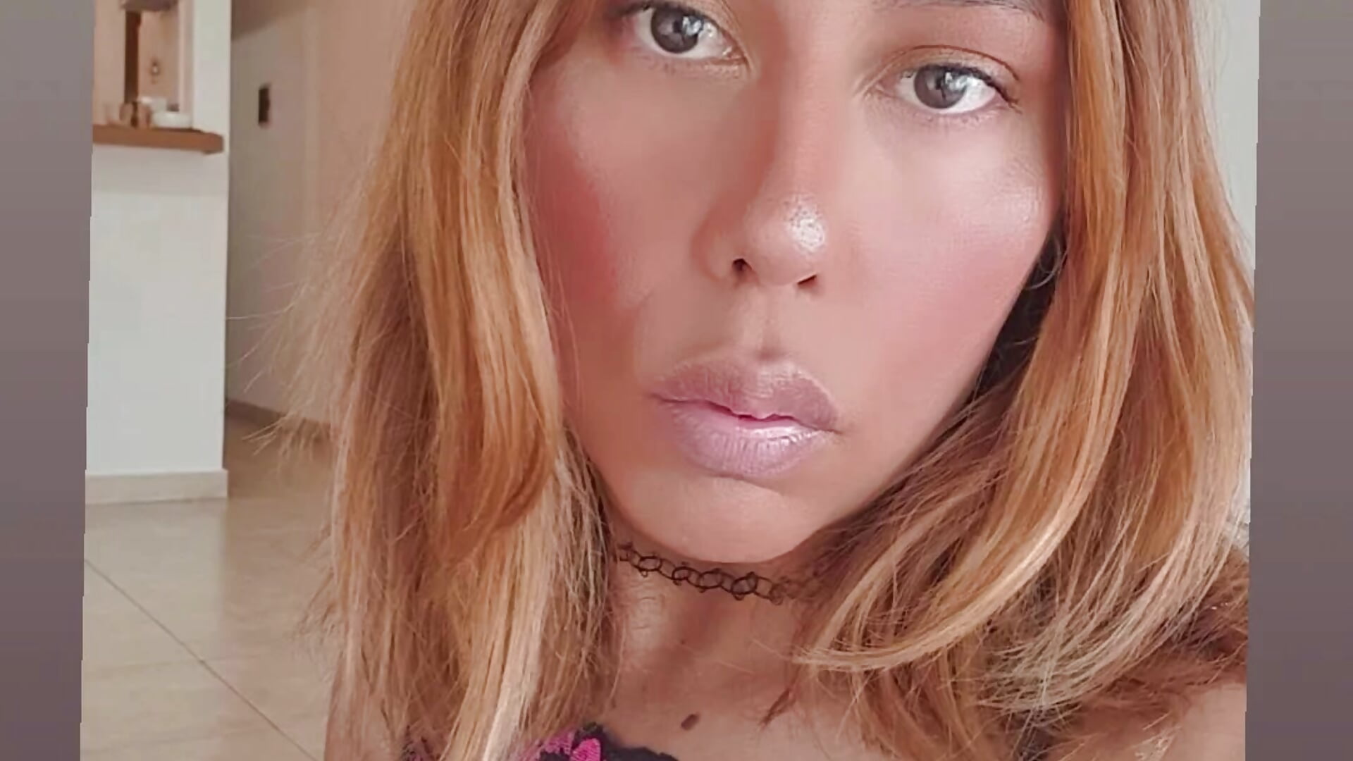 Salimos a comer ? - video by Yerucita cam model