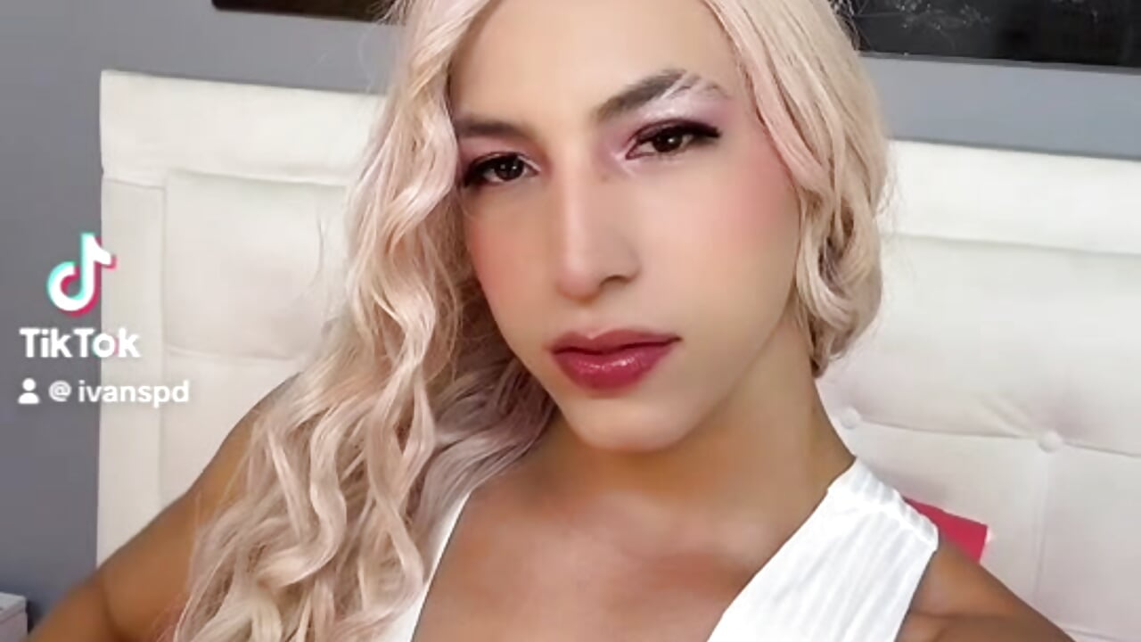 69d69381b792447ba249a4adba1d7233 - video di isa_lancaster modella di cam