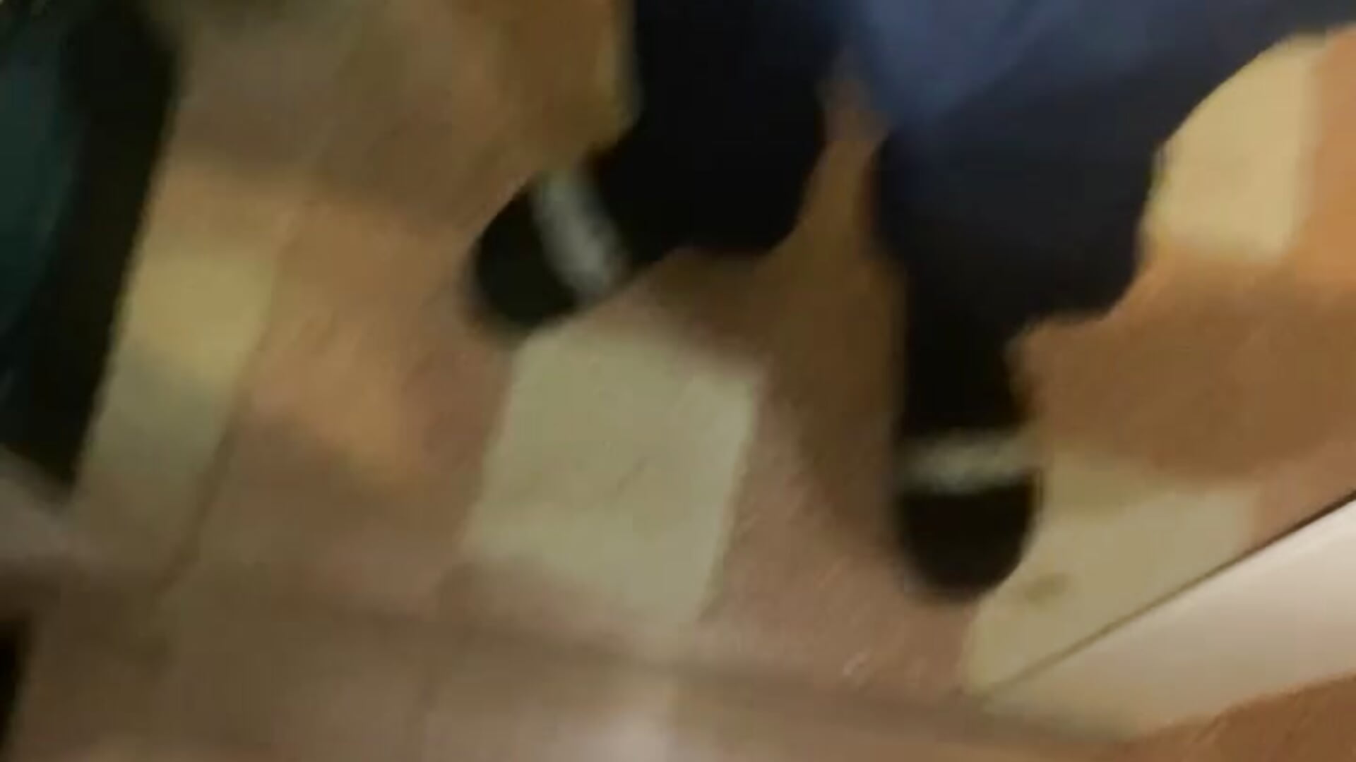 Vien enlever le pantalon - video by pignoufe