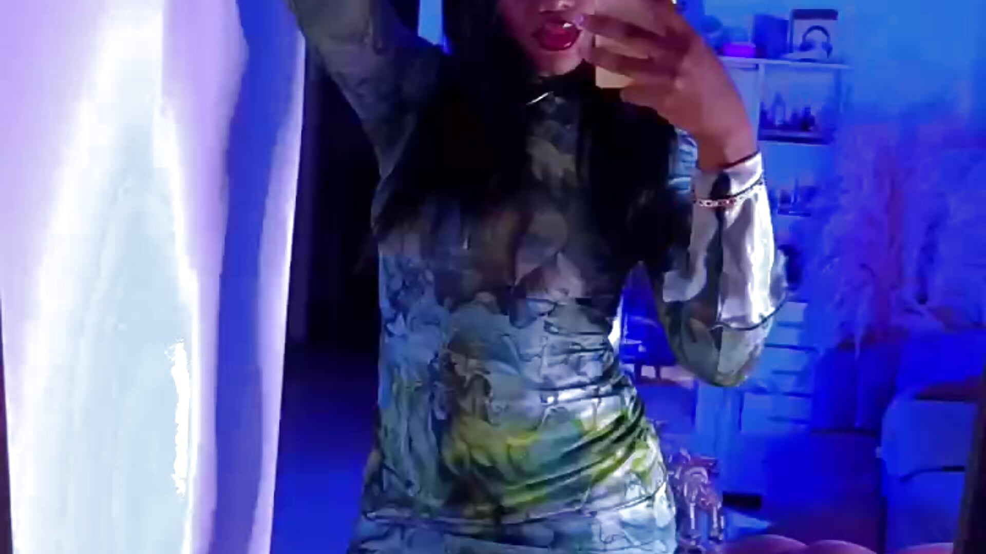 Hmmmmm - video by SarahBrunet cam model