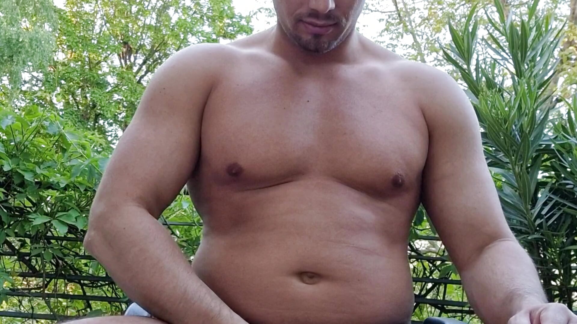 video in nature , jerk , belly , ass , in big hot tube , shower - rico_ricky 님의 동영상