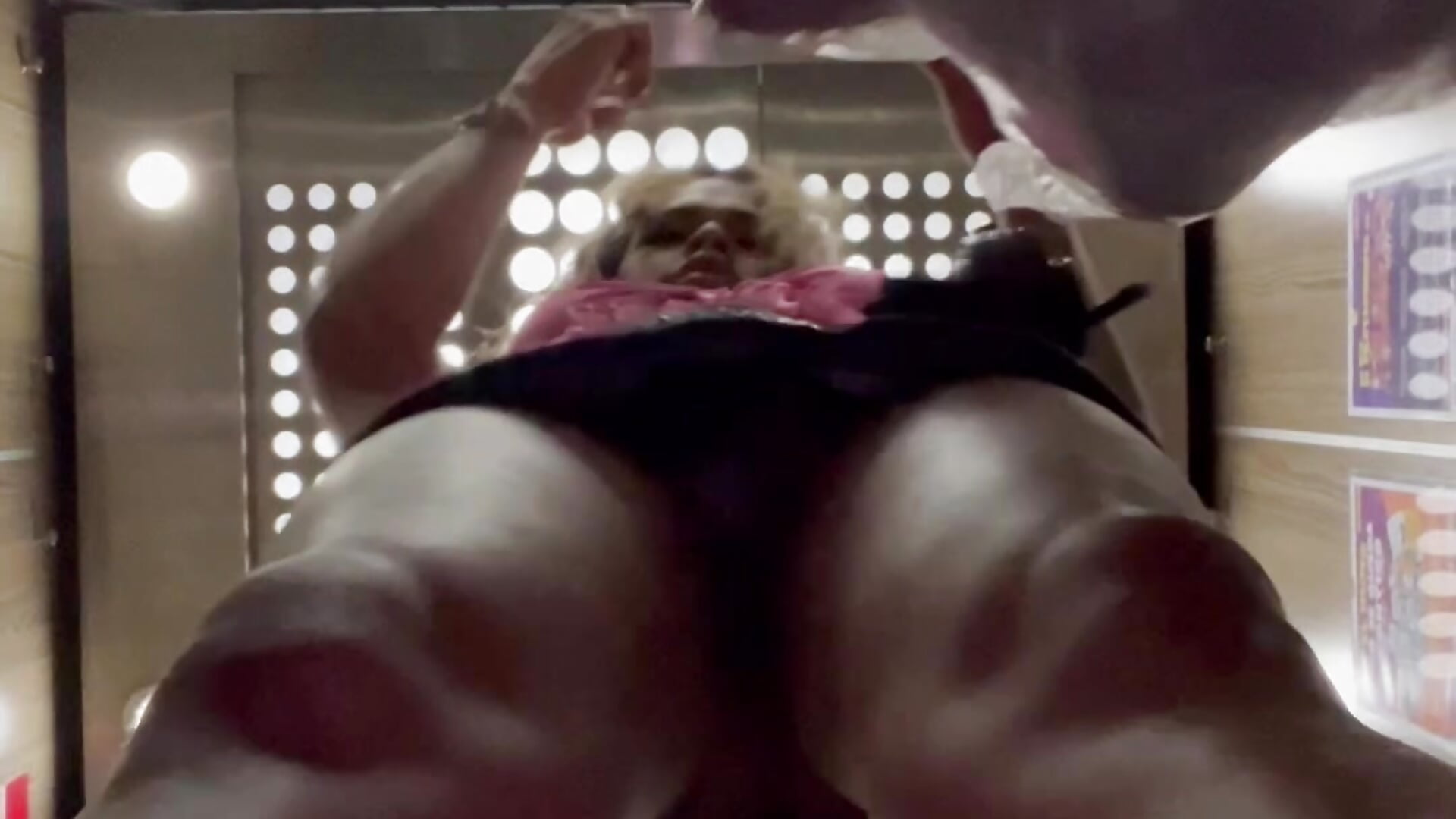 we meet in the elevator - video by dark_sailent cam model