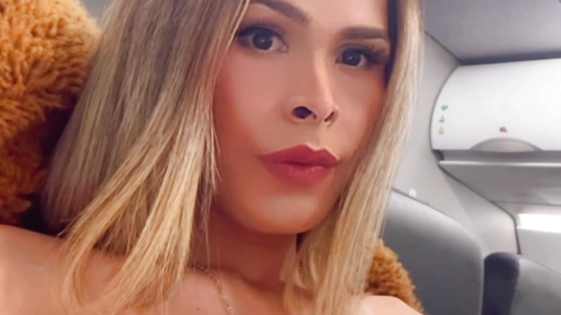 the plane and the pilot almost saw me. - video by dark_sailent cam model