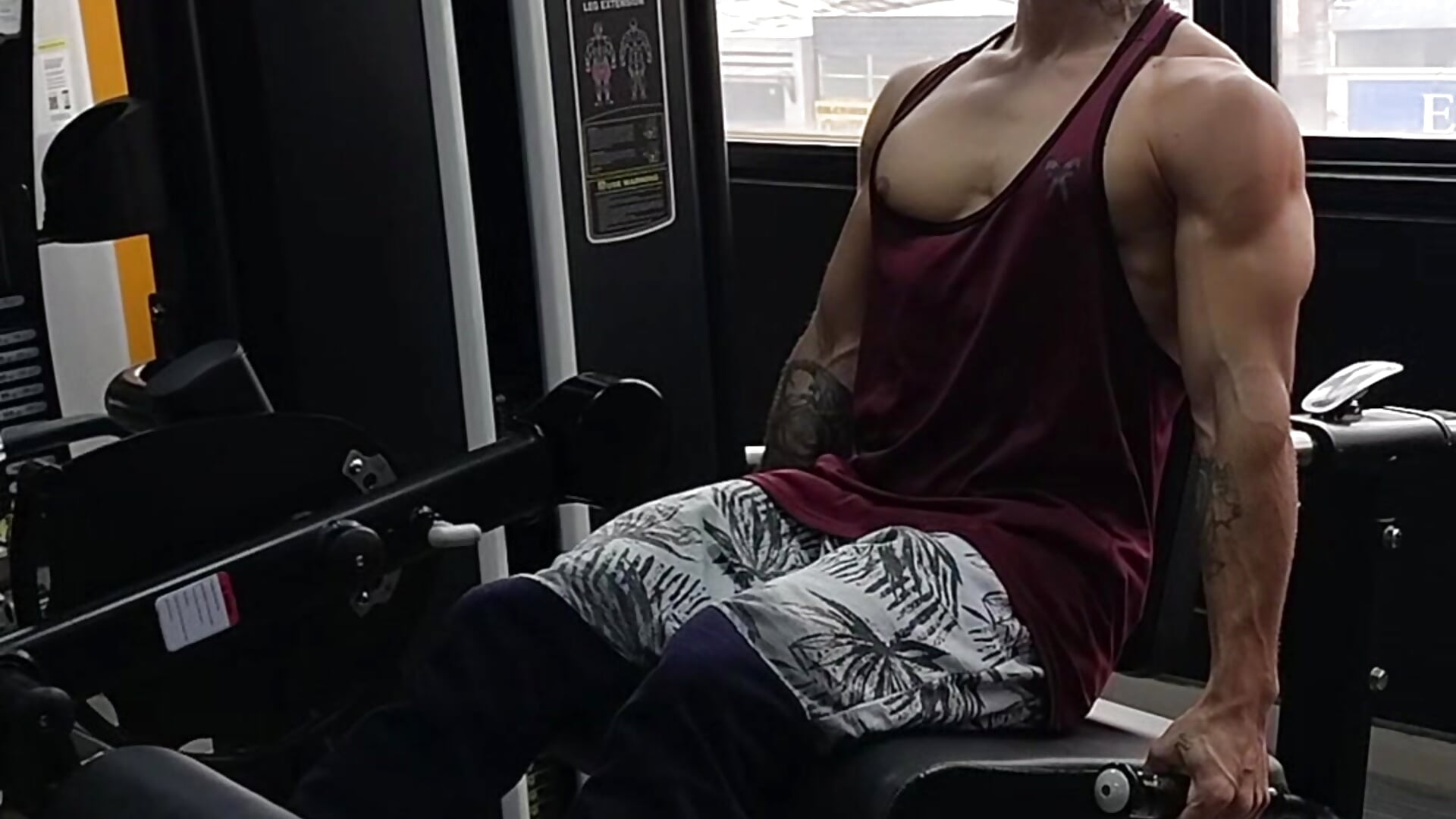 Training a little 💪🏻 - відео від вебкаммоделі Andrey_1997