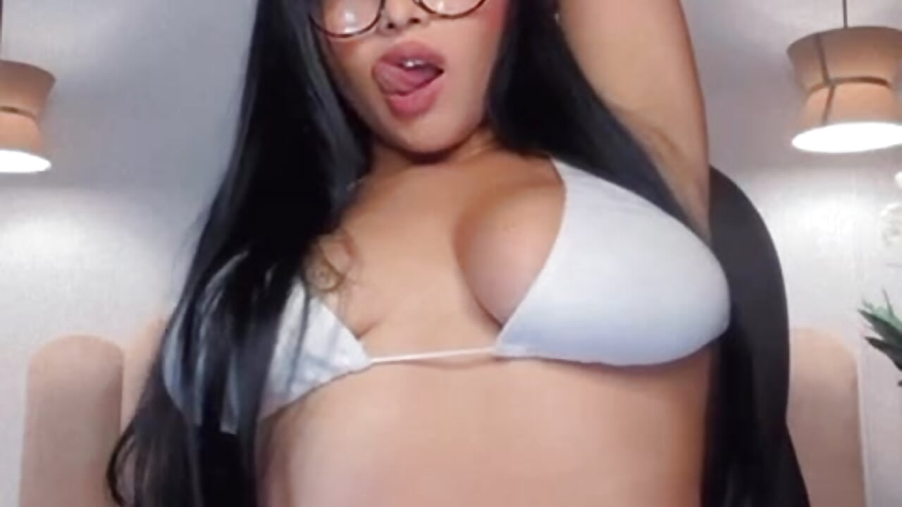 Your hot messy girl - video by alessia_will cam model