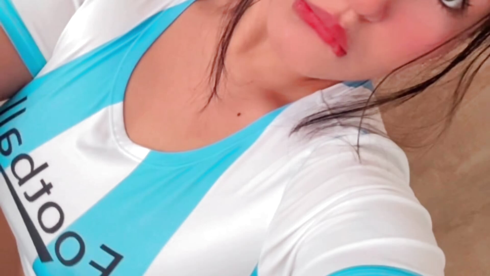 😋 - video by EmmaRossem cam model