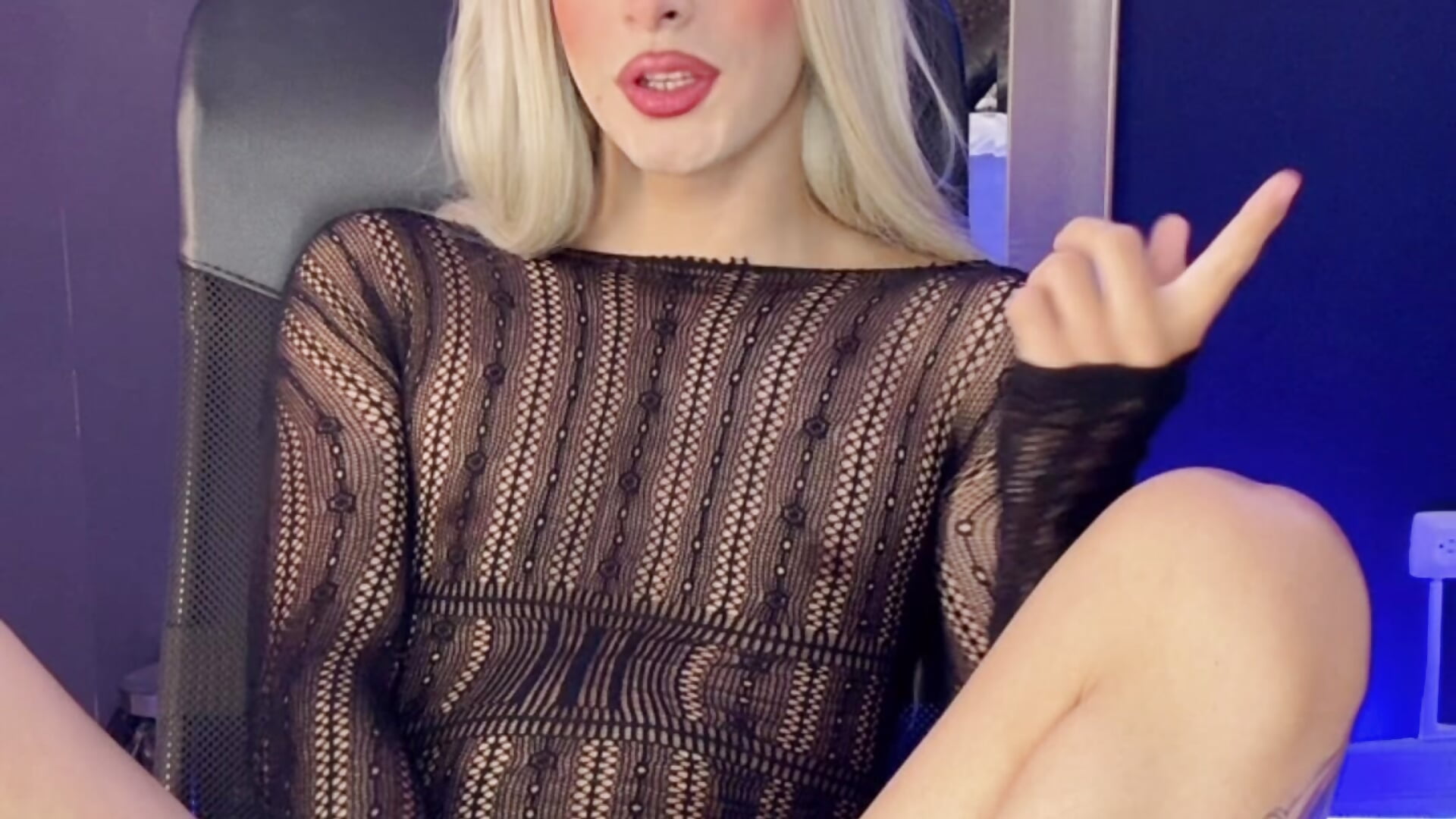 Want to lick this body?🔥 - video av MaxiRogers cam model