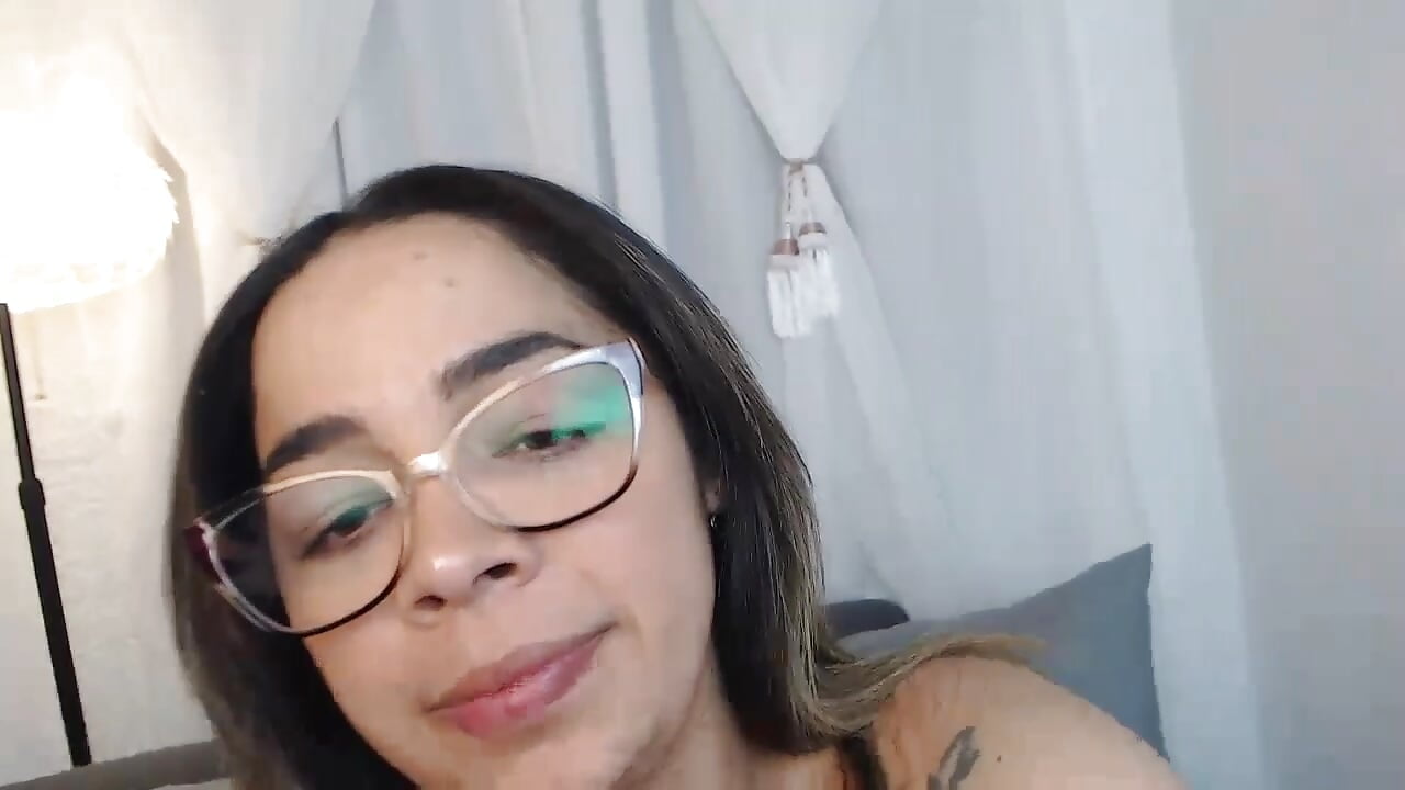 [5 Oct 03:35] Private Show - copy 6 Oct 17:22 - Vídeo de Anastbeltran, modelo de vídeos