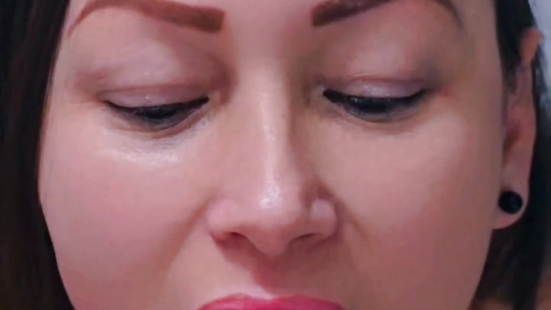 Come closer… I want you to witness what my lips and my body are craving to do to you tonight… - video by milly_sanchez cam model