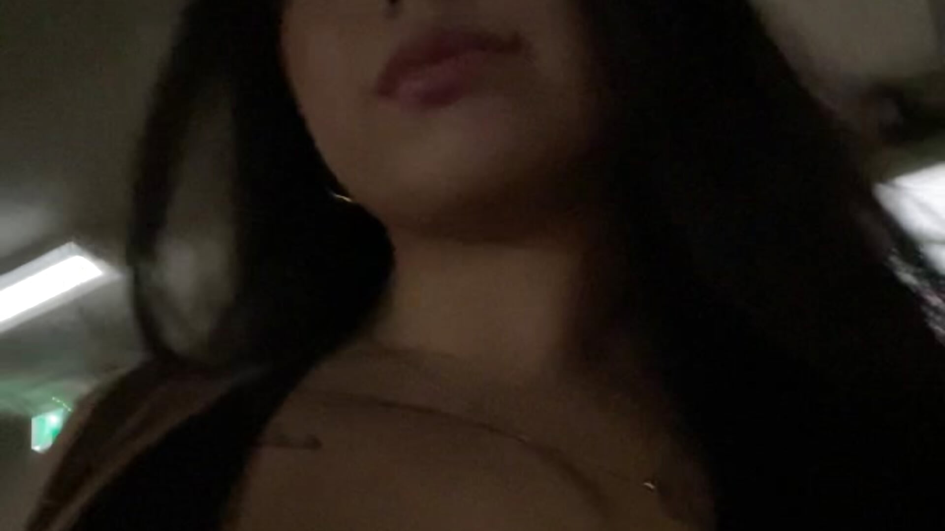 Me Walking to u x - video by wasianbby19 cam model