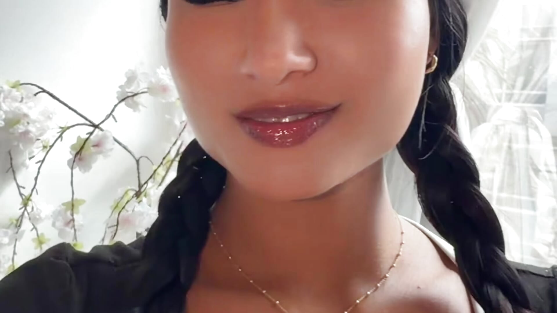 Rest today, miss u 😘 - video by Megan_Lim cam model