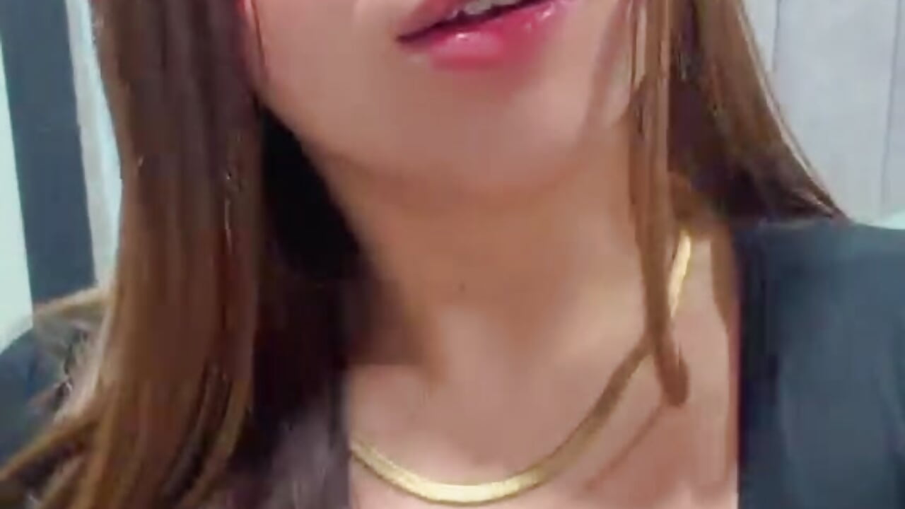 Does this little face look like someone who’s ready to enjoy every second of your company? ✨ - video by Mariana_Castro9 cam model