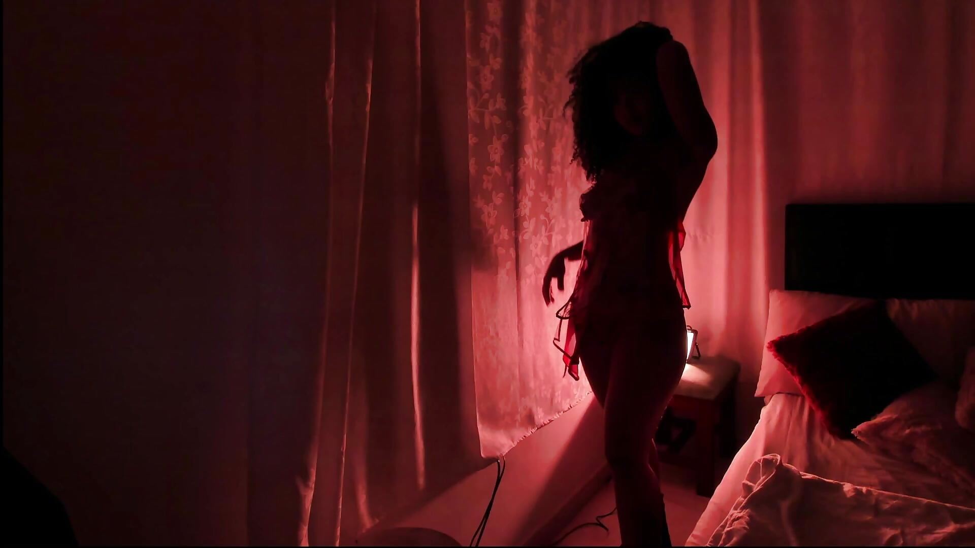 the silhouette of my body in the middle of the shadows. - Maria_juliana 캠 모델의 동영상