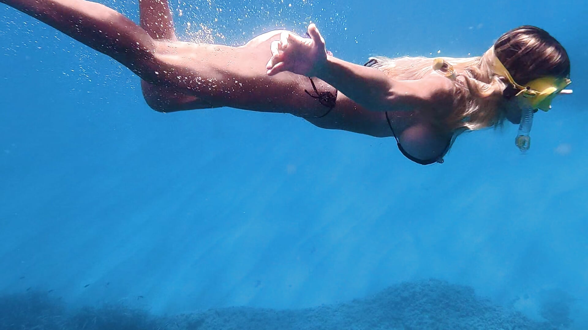 Snorkeling Ocean Boobs out underwater🌊😋