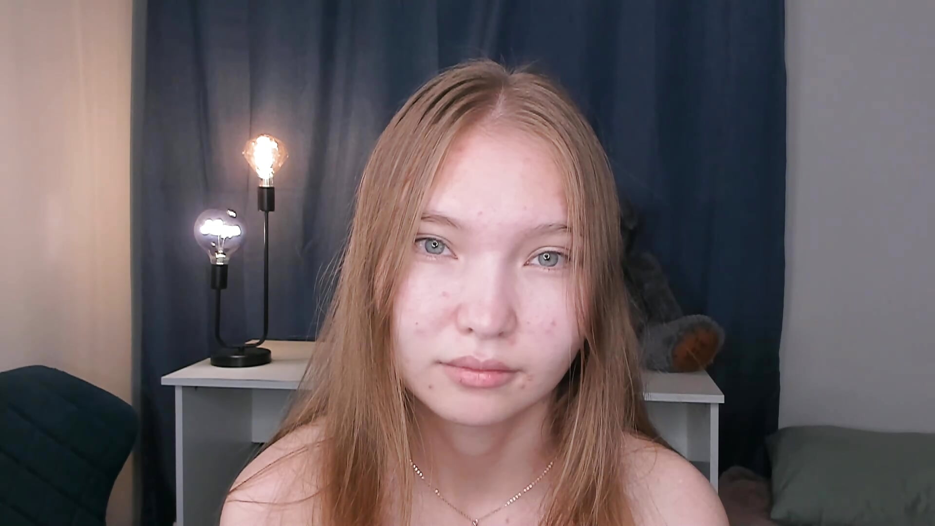 ^-^