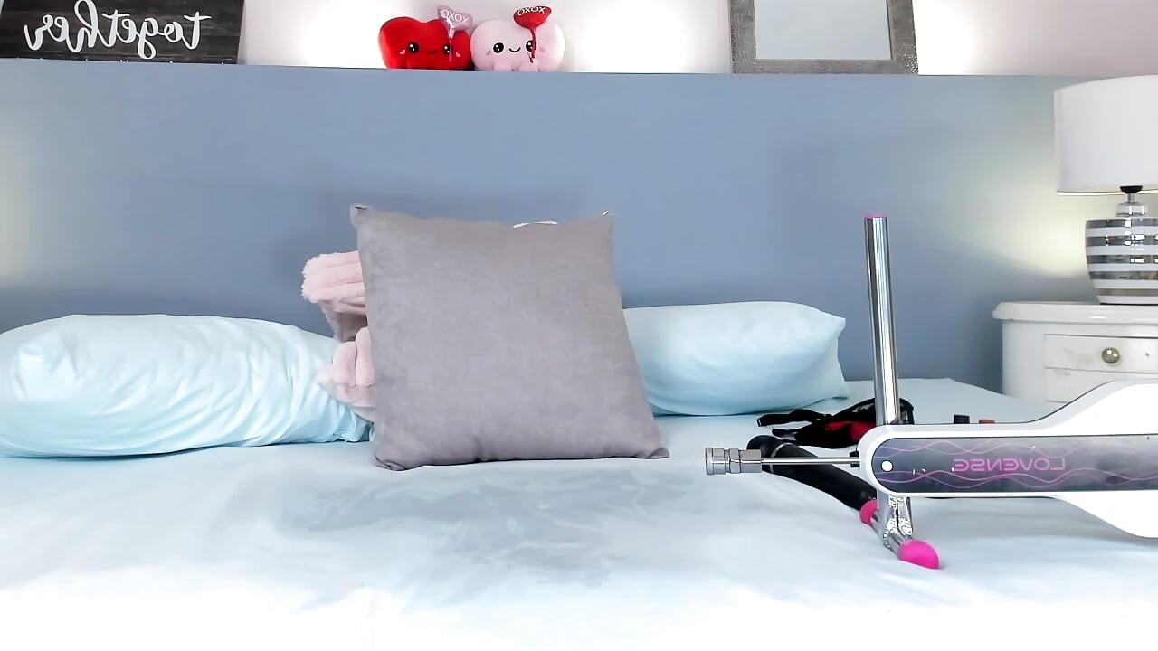 My bed finish up super wet by my sex machine! - Video von CheryelFox Cam-Model