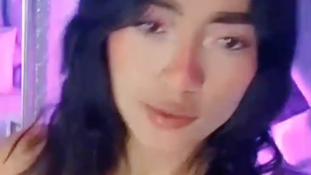 Cataleya 😘 - video của người mẫu cam Buda_and_Cataleya_