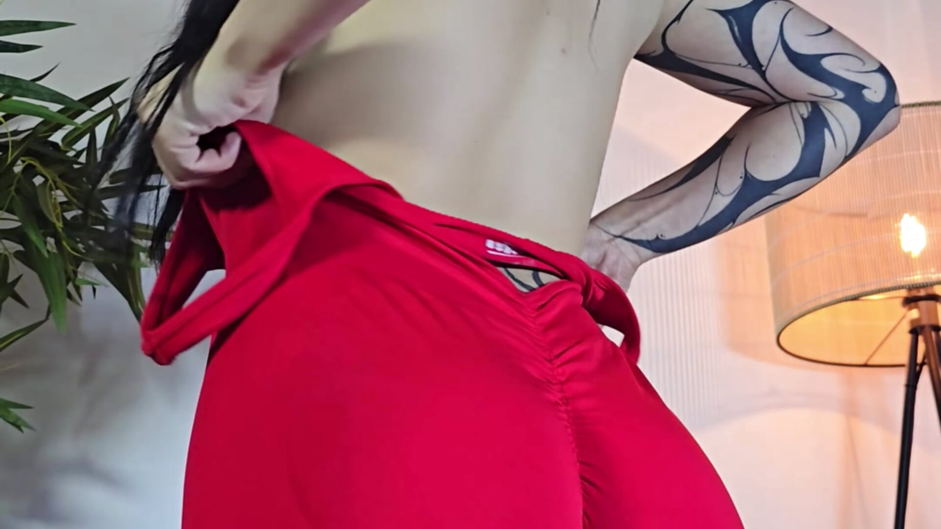 My body is art, my ass is the masterpiece－カメラキャストのaprildreams19の動画