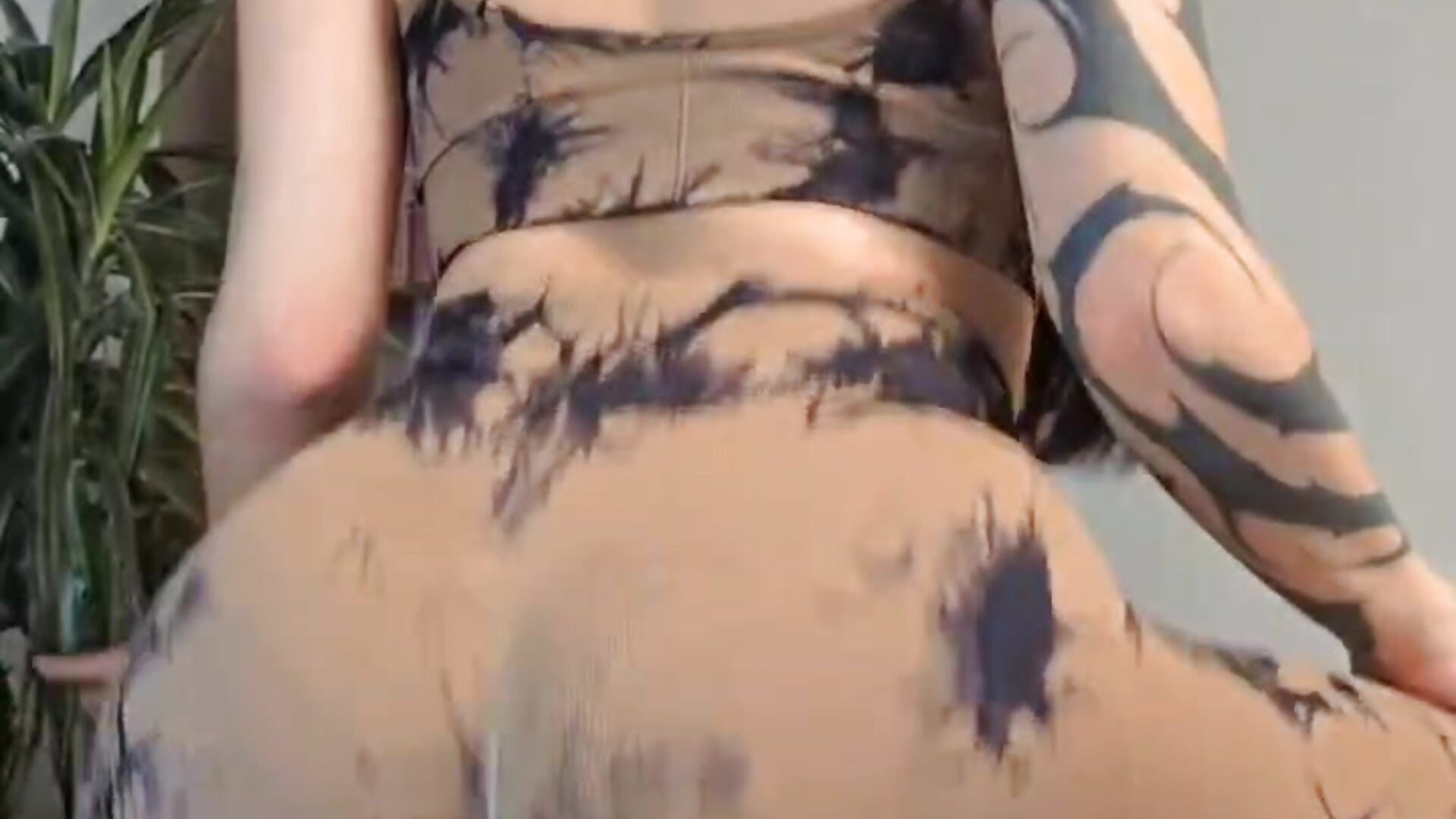 Let’s see if you can look without imagining touching!－カメラキャストのaprildreams19の動画