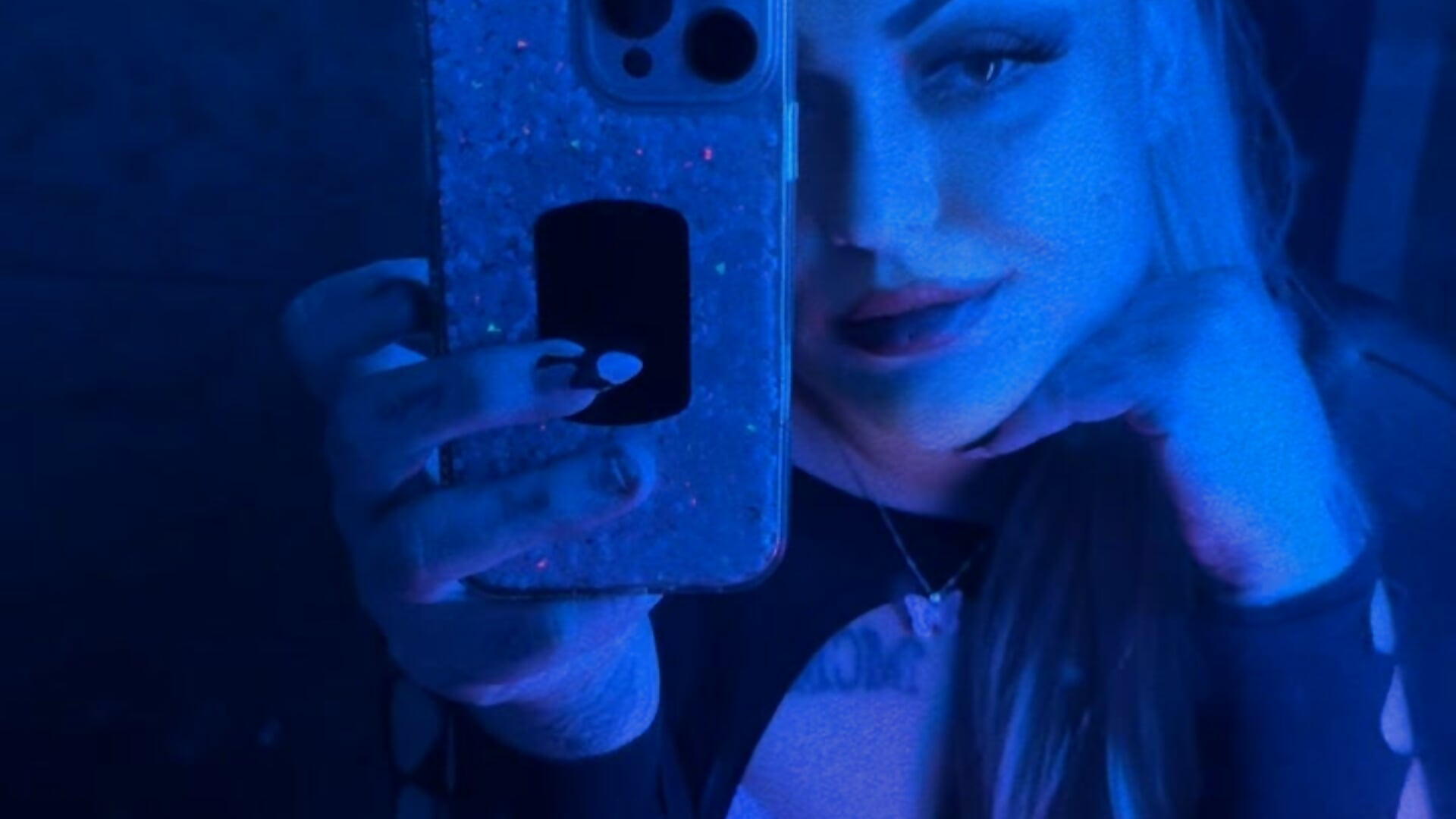 A78B426C-3CD3-41A1-B4FF-521239006576.mp4 - video by s6tan6whor6 cam model