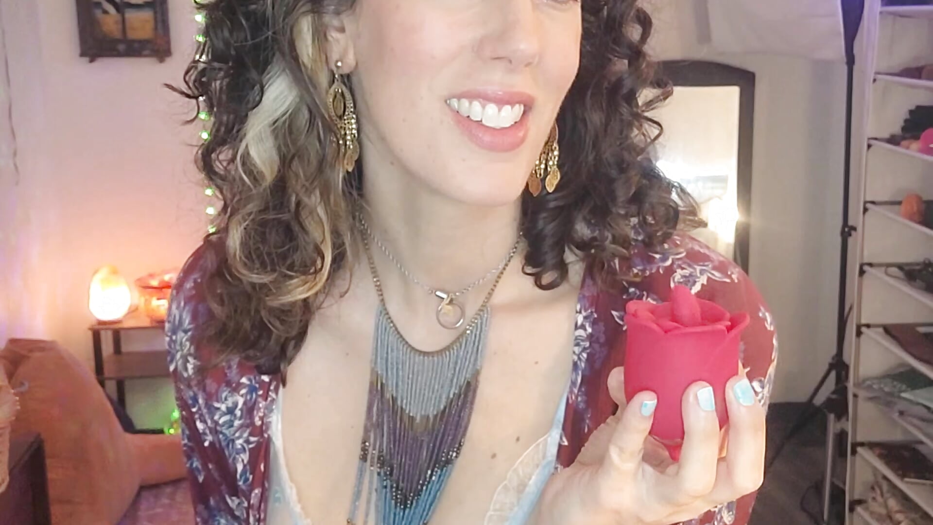 [Apr 9] Stop n Smell the Roses - video by BonfireBonnie cam model