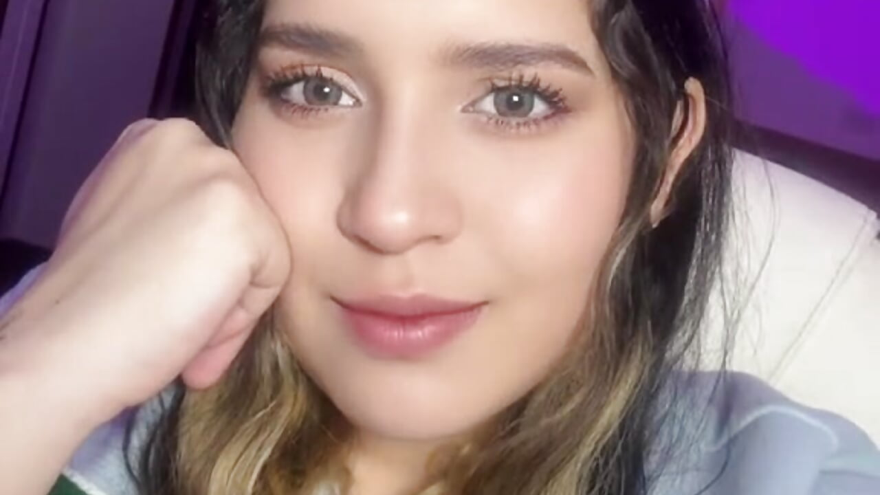 v09044g40000d03imvvog65m85iaj8dg - video by valentina_jonnes1 cam model