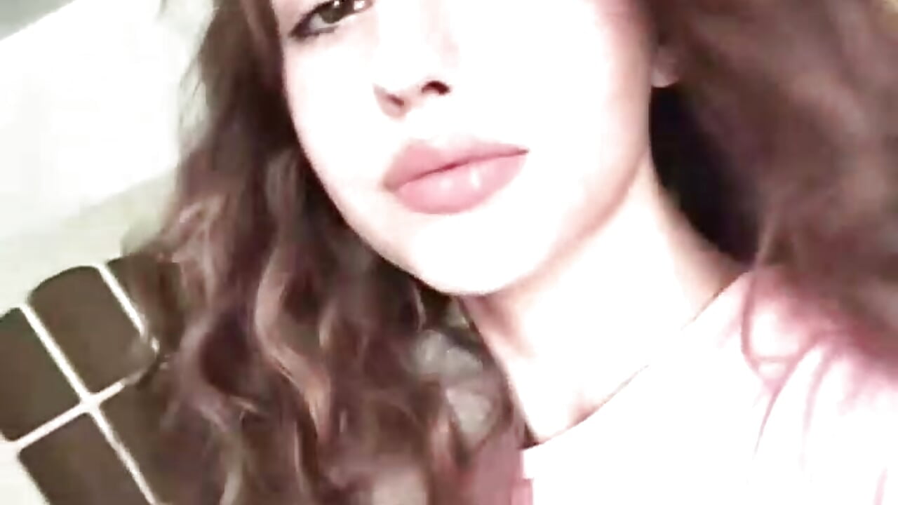 Hello video, i'm Stela ^^