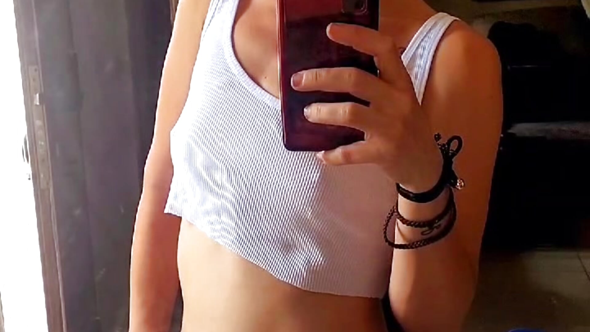 I LOVE white, wouldn't u expect so? 🙃 - 視頻由 Lyrass 主播提供