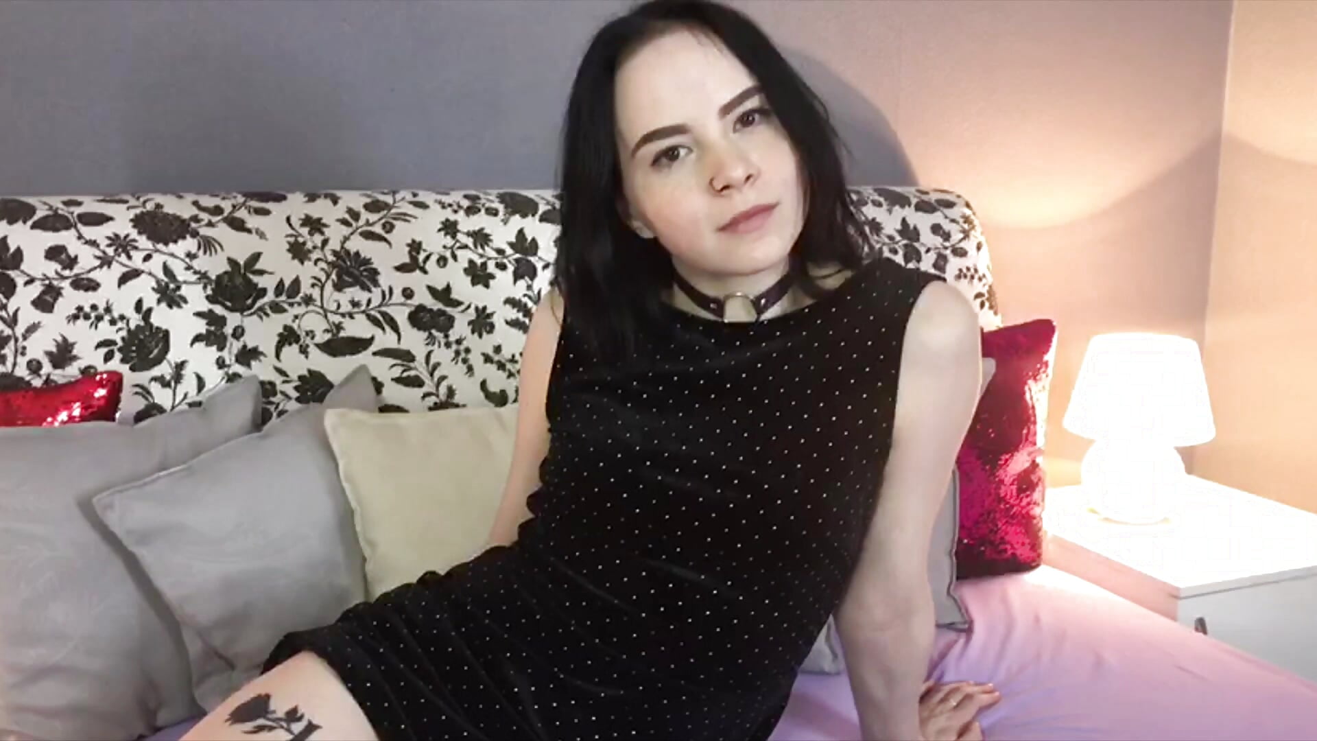 hot - video by TrinityMuse cam model