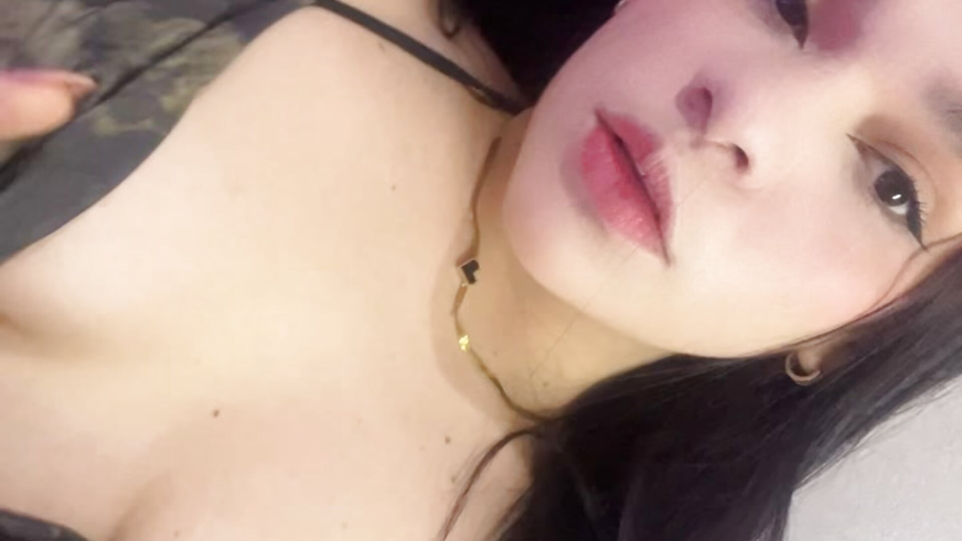 Holis 💗 - فيديو من Veronica_111 موديل الكام