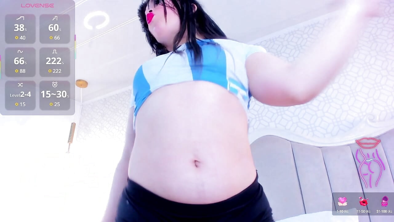 Cameras are on, curves are out… where you at? 👀💃