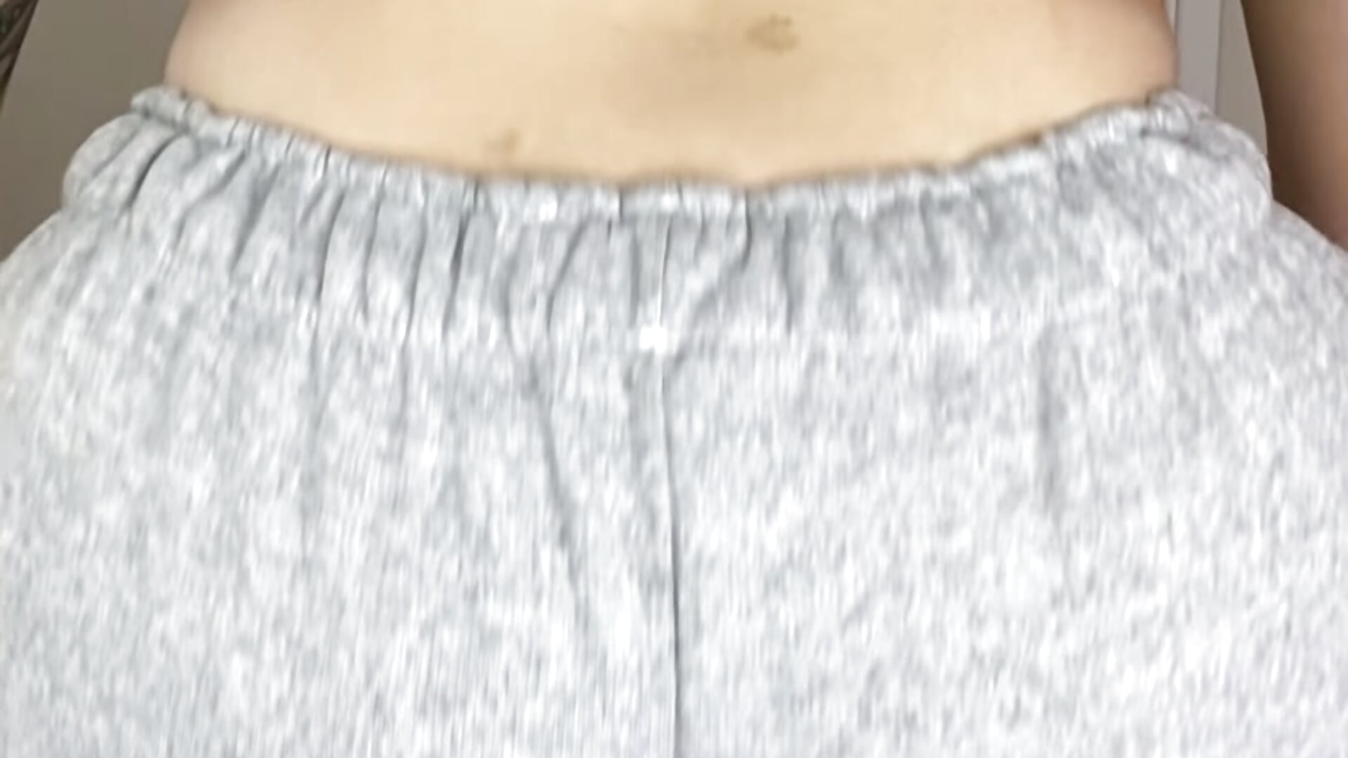 Rebolando a raba na sua cara 🔥 - video by Branquinha_12 cam model