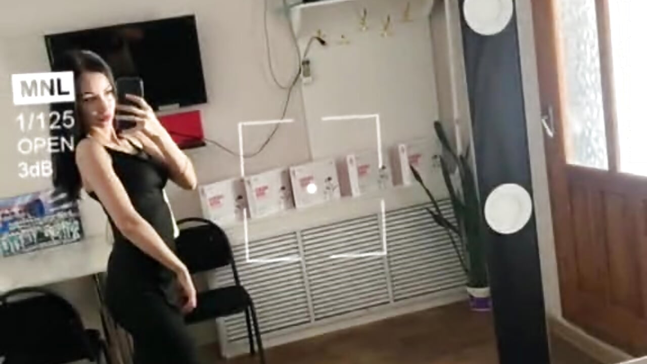 Black is my favorite color 🤍 - video của người mẫu cam Starry_Siren