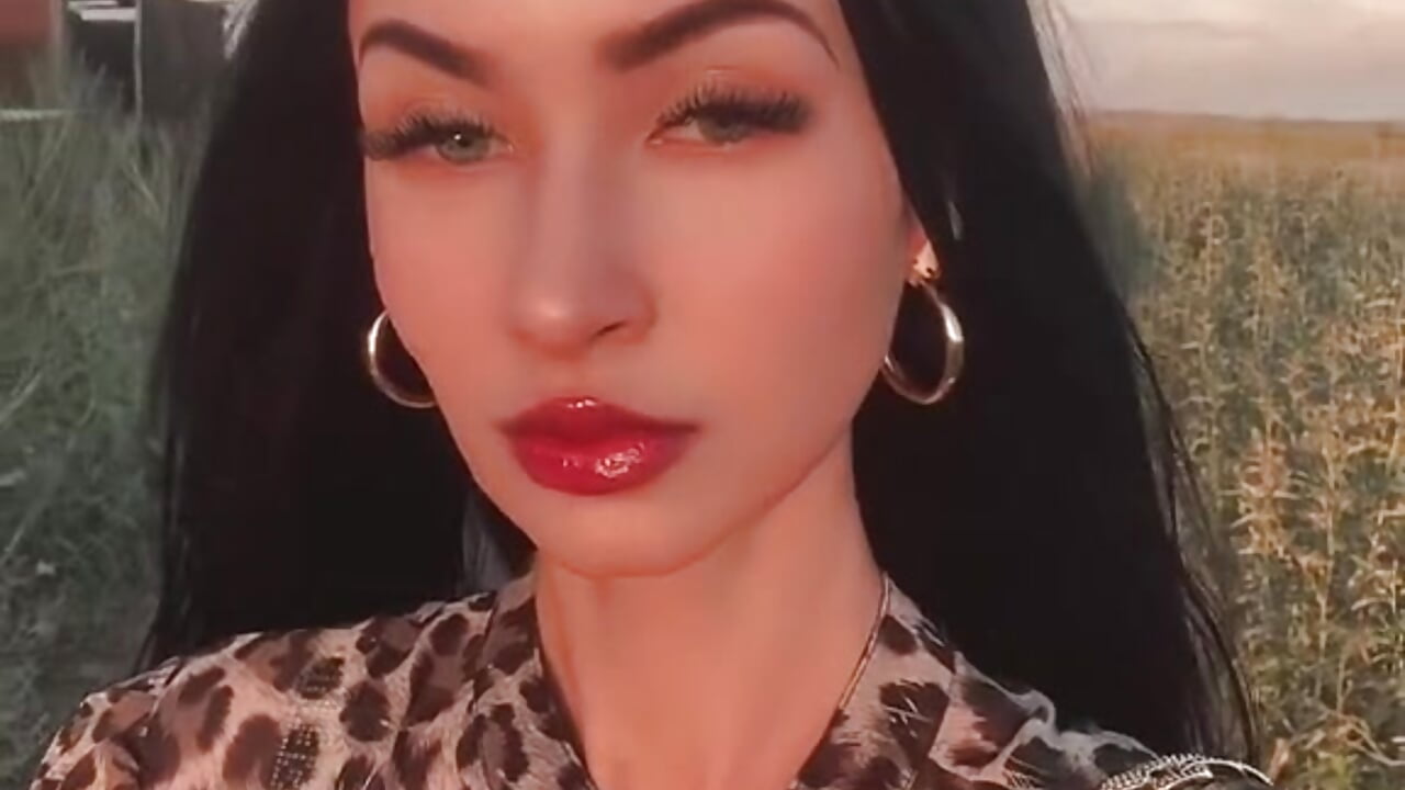 Walks 💙 - video av Starry_Siren cam-modell